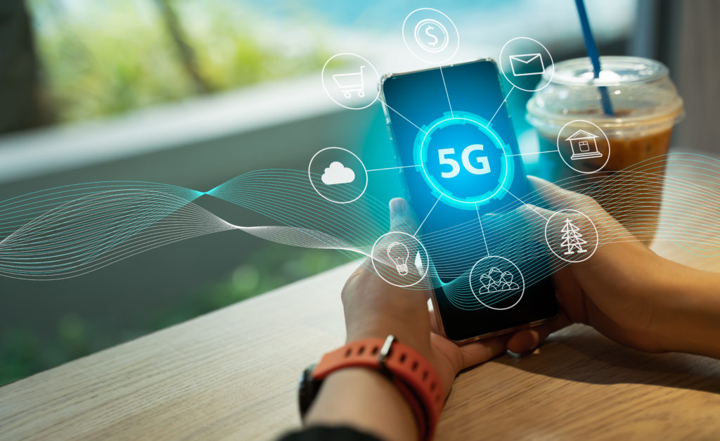 5G_phone 1024x627